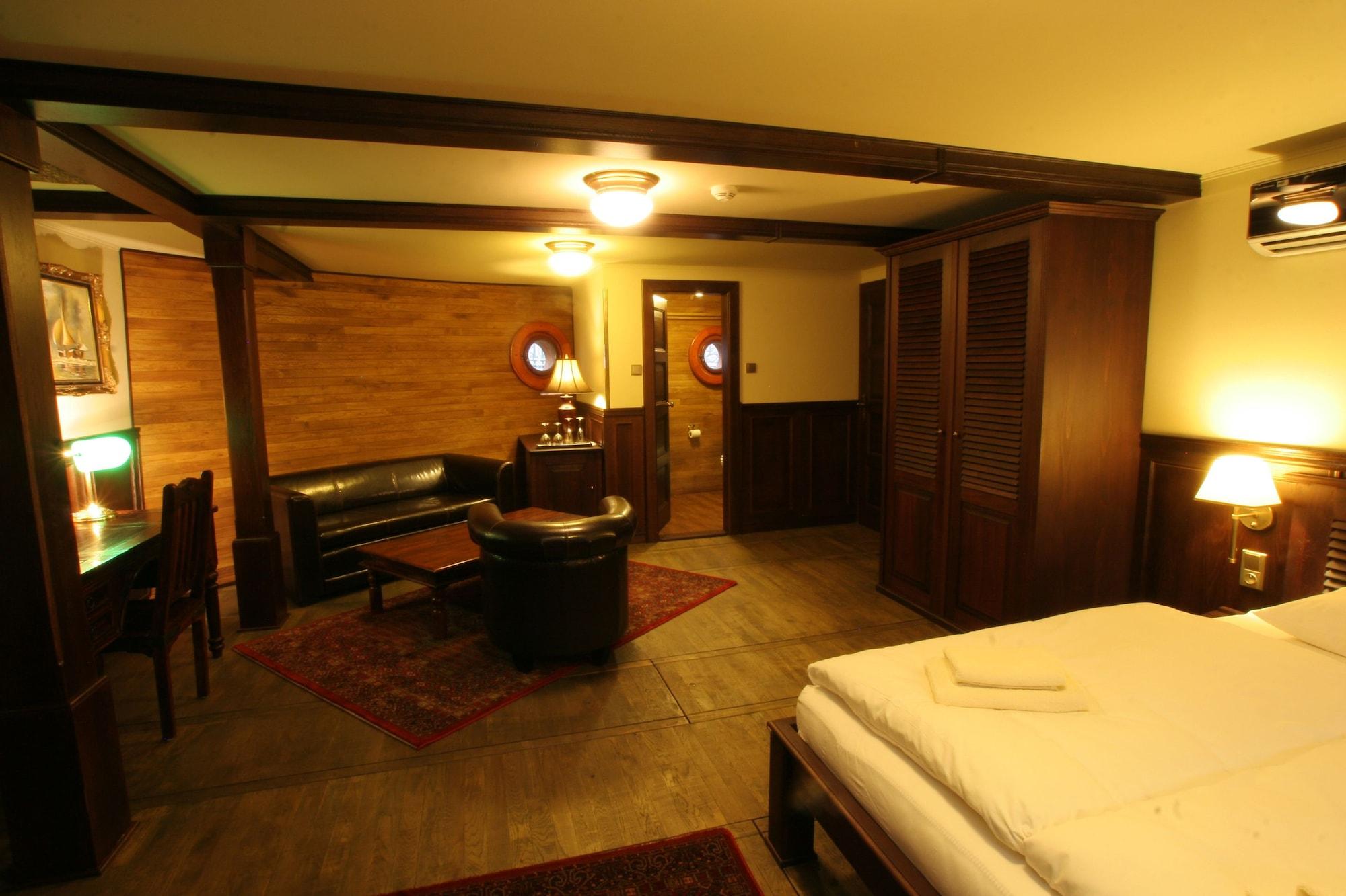 Boat Hotel Matylda Prague Exterior photo