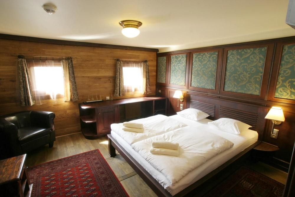 Boat Hotel Matylda Prague Exterior photo