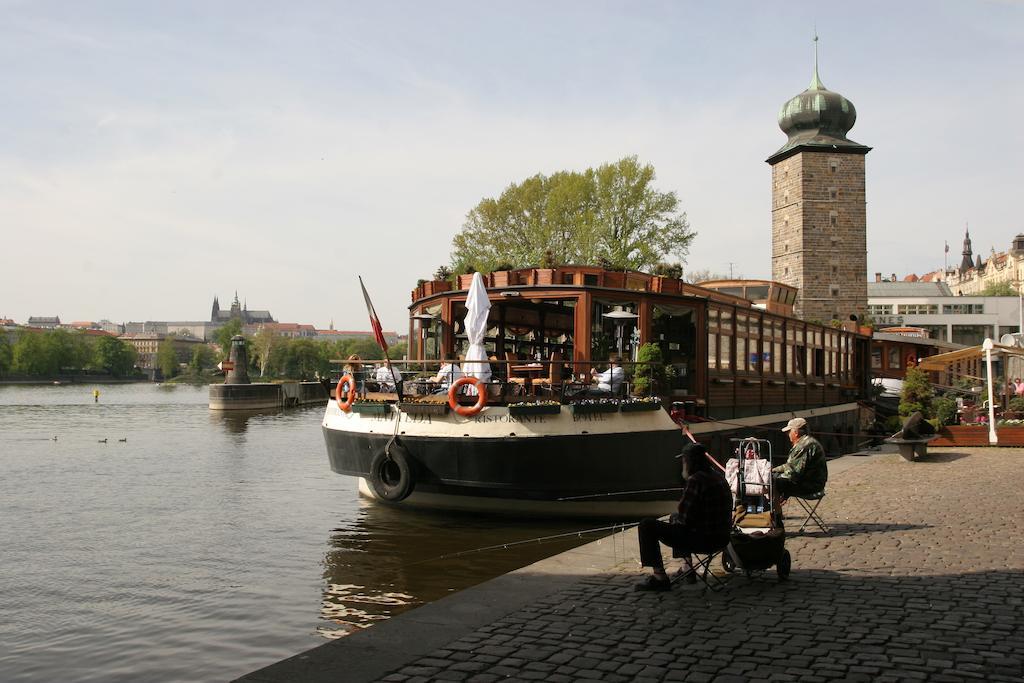 Boat Hotel Matylda Prague Exterior photo